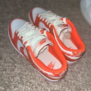 new Women’s Nike Dunk Low ESS “Orange Paisley”